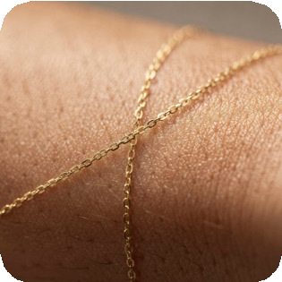 Minimal Altın Kolye