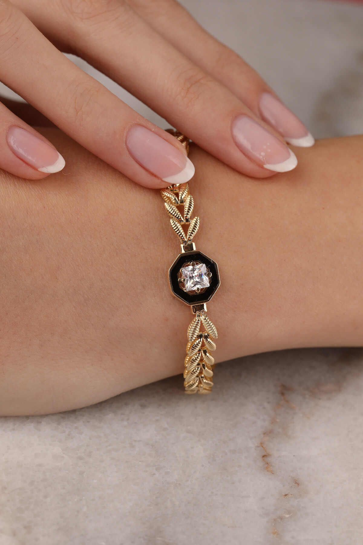 14 Ayar Altın Başak Zincir Tektaş Bileklik