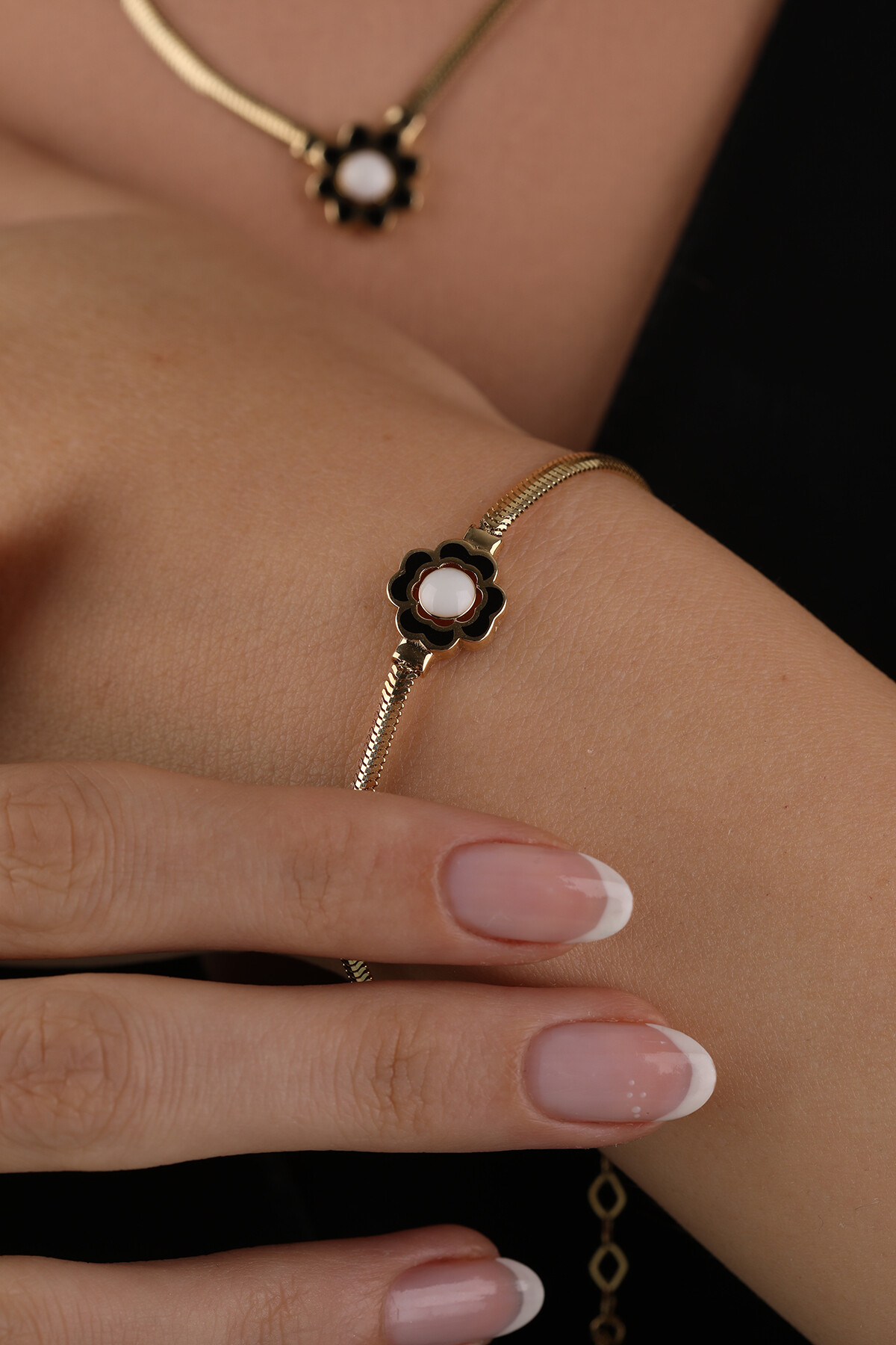 14 Ayar Altın Balık Sırtı Mineli Yonca Bileklik