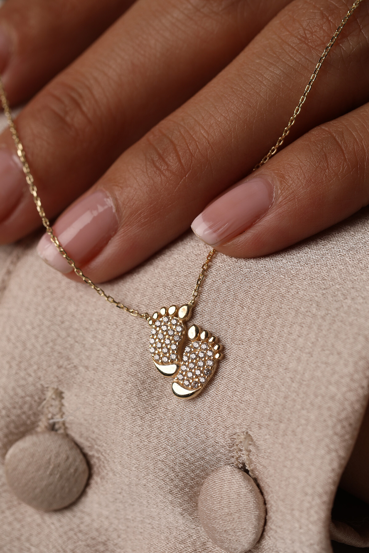 14 Ayar Altın Bebek Ayak İzi Kolye