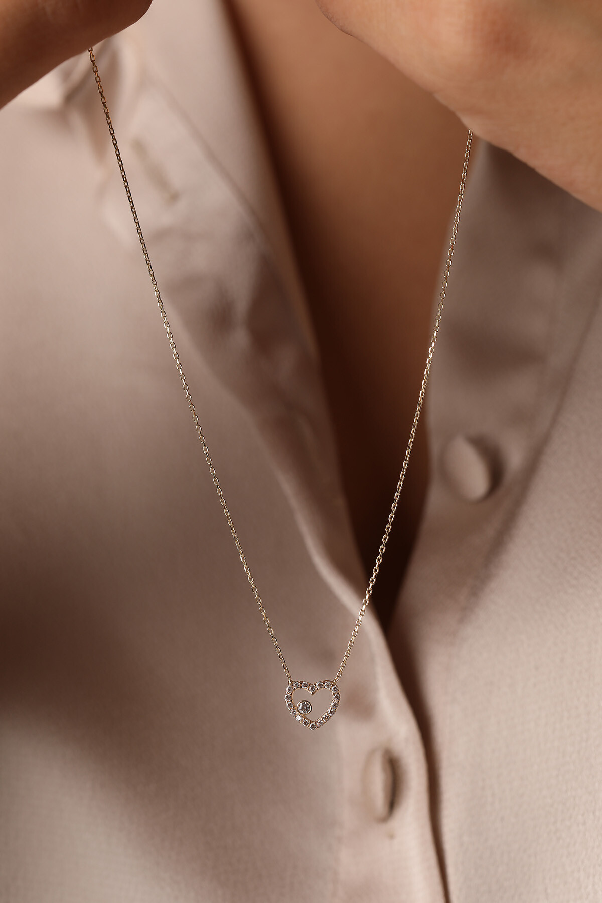 14 Ayar Altın Minimal Tasli Kalp Kolye