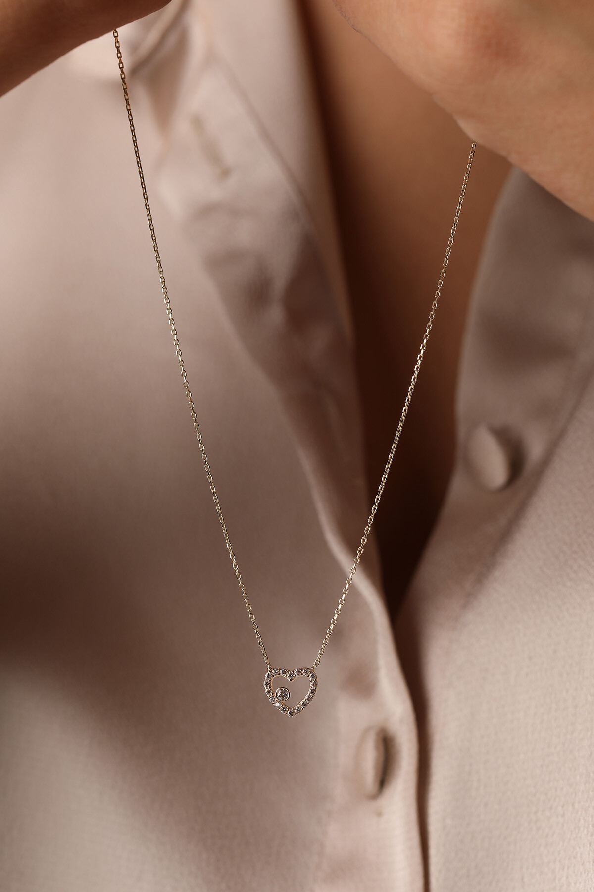 14 Ayar Altın Minimal Tasli Kalp Kolye