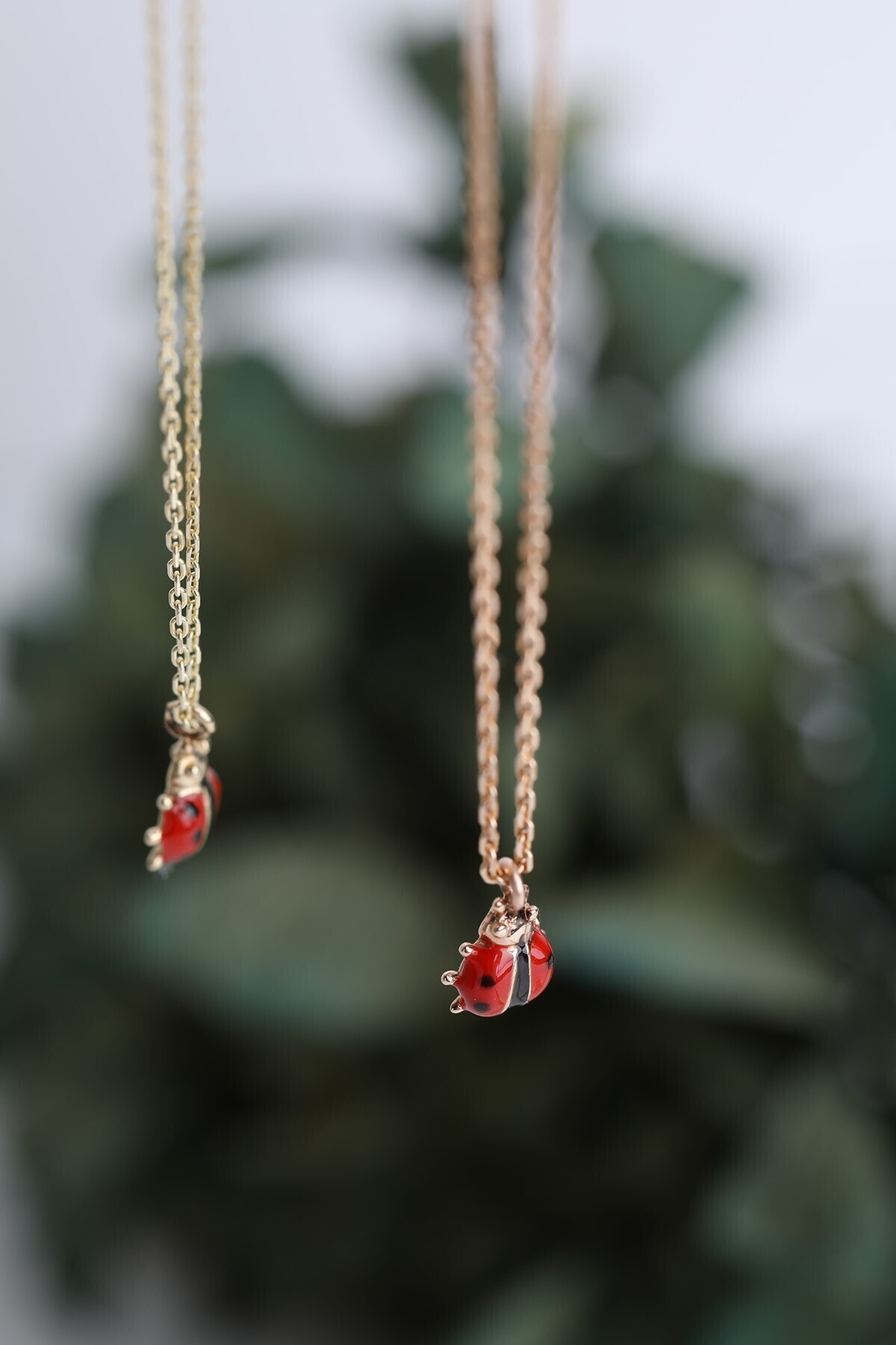 Altın Uğur Böceği Kolye