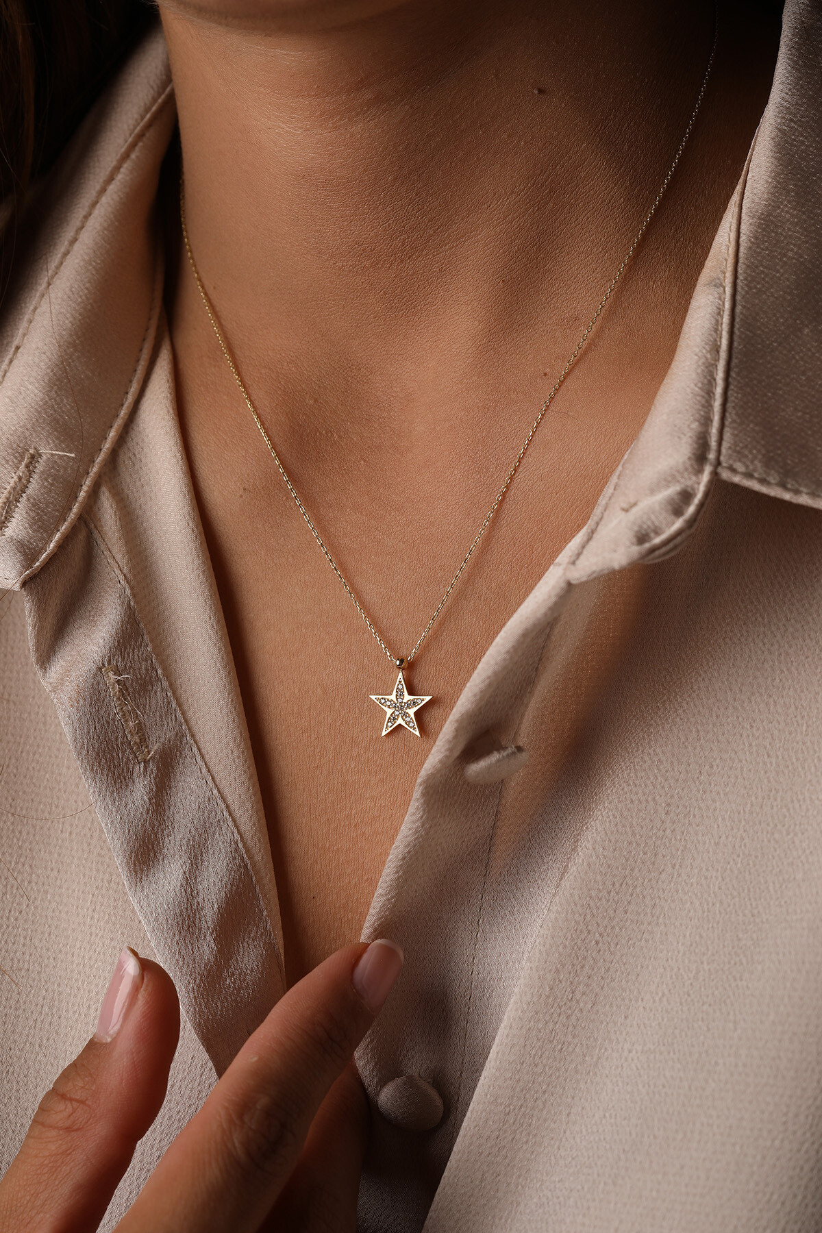 14 Ayar Altın Yıldız Kolye