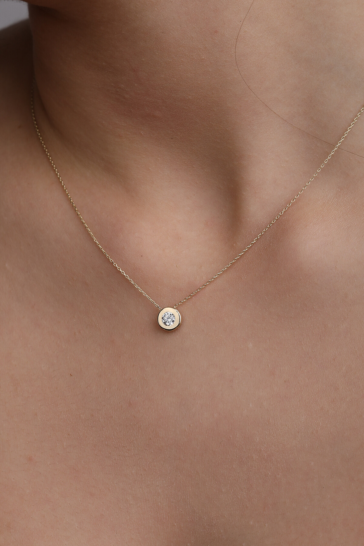 14 Ayar Altın Aspirin Tektaş Kolye