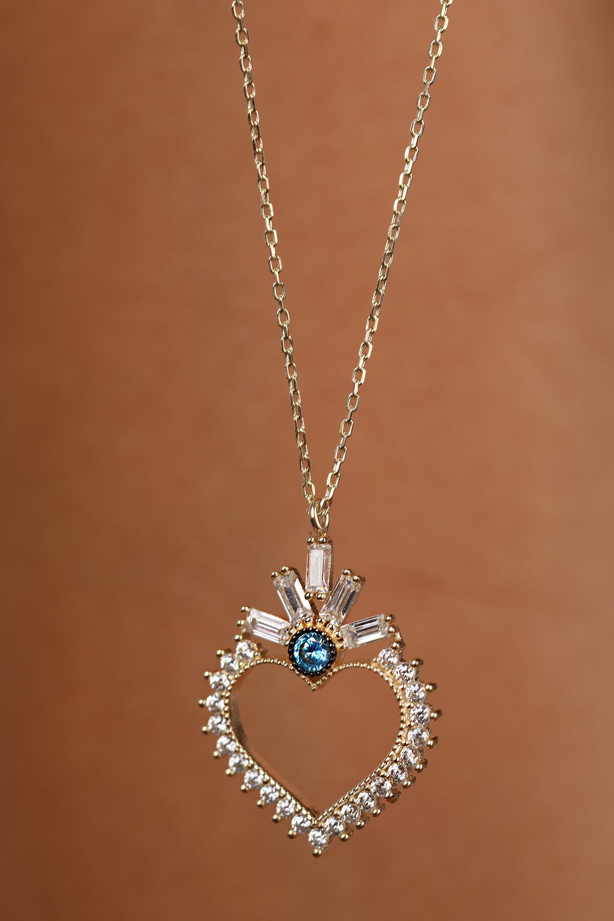 14 Ayar Altın Baget Tasli Kalp Kolye