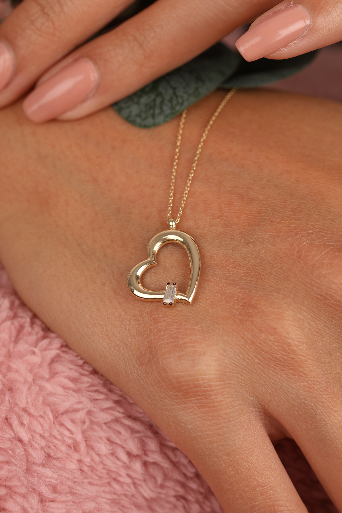 14 Ayar Altın Baget Tasli Kalp Kolye