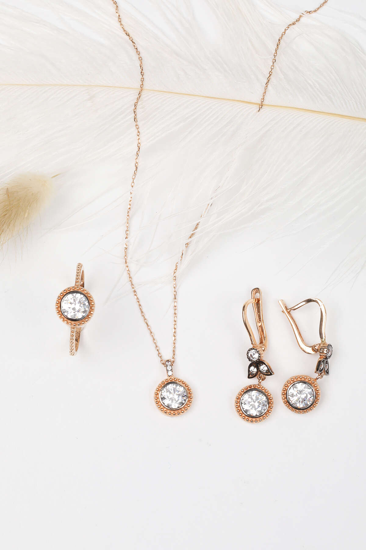 Altın Eskitme Montürlü Tek Taş Üçlü Takım