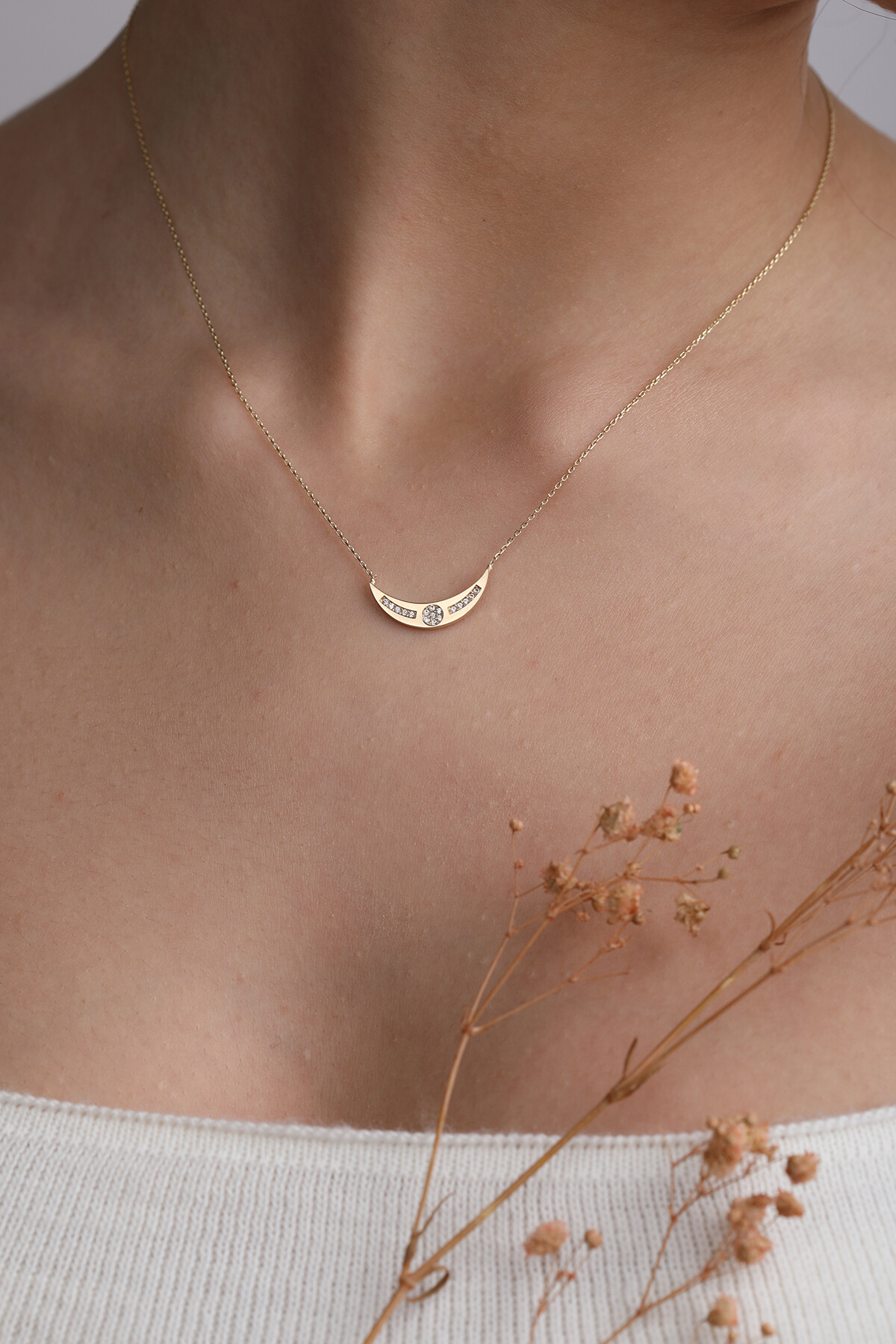 14 Ayar Altın Hilal Kolye