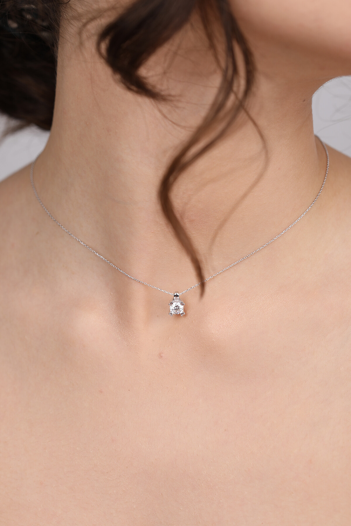 14 Ayar Altın Kalp Tırnaklı Tektaş Kolye