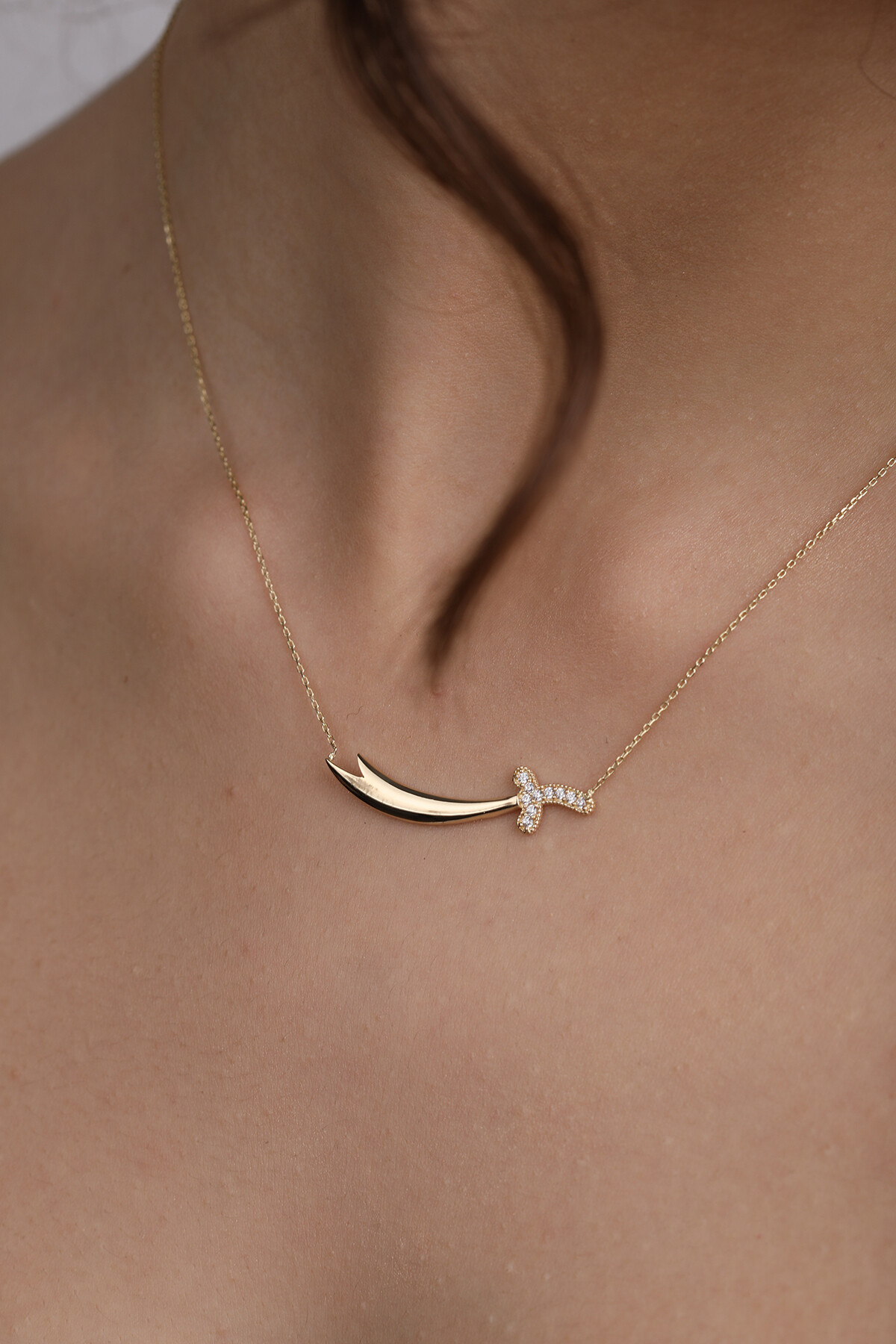 14 Ayar Altın Kılıç Kolye