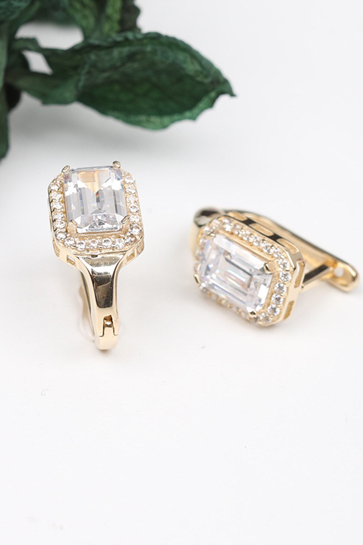 14 Ayar Altın Klasik Baget Küpe