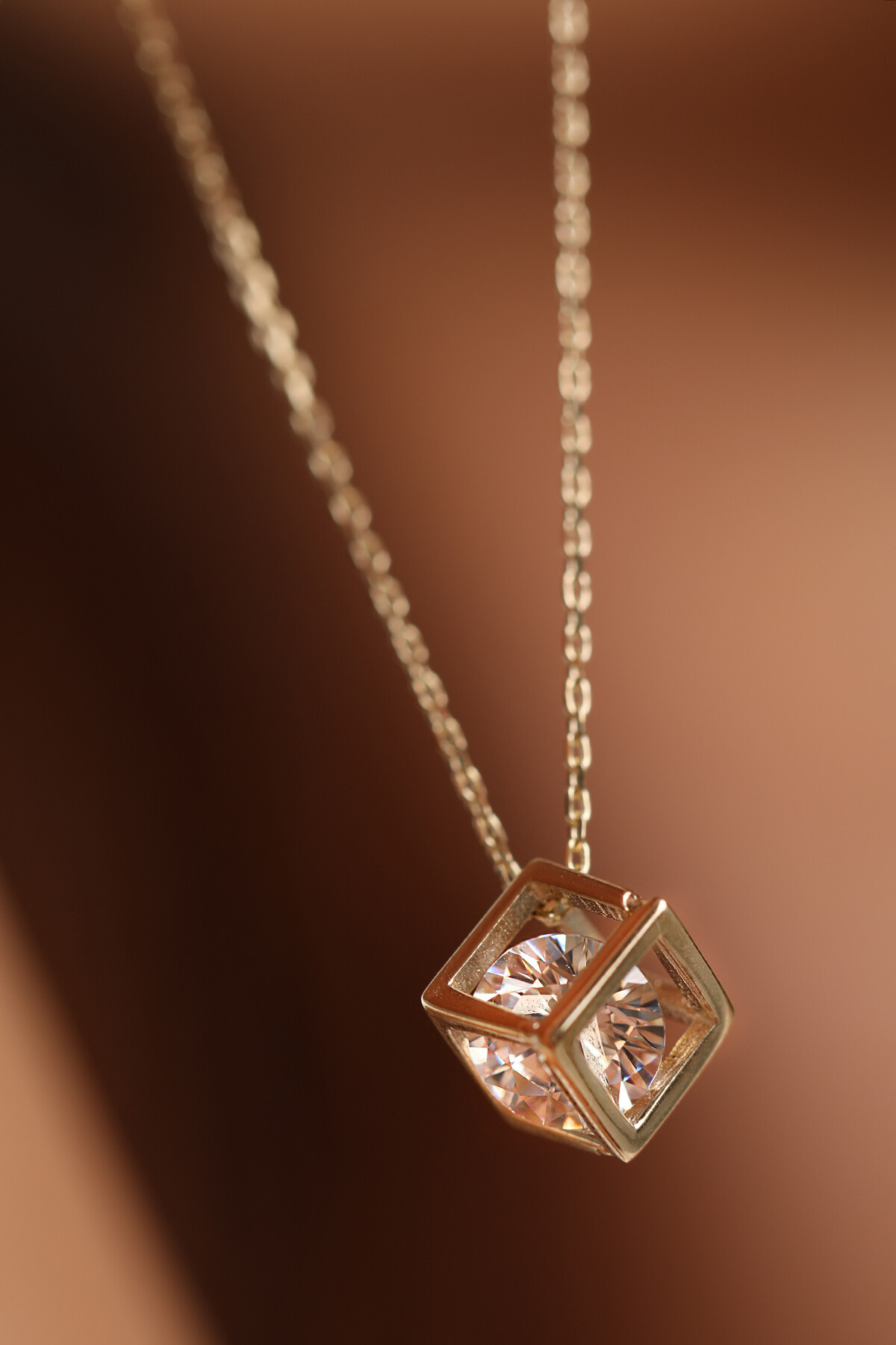 14 Ayar Altın Küp Kolye