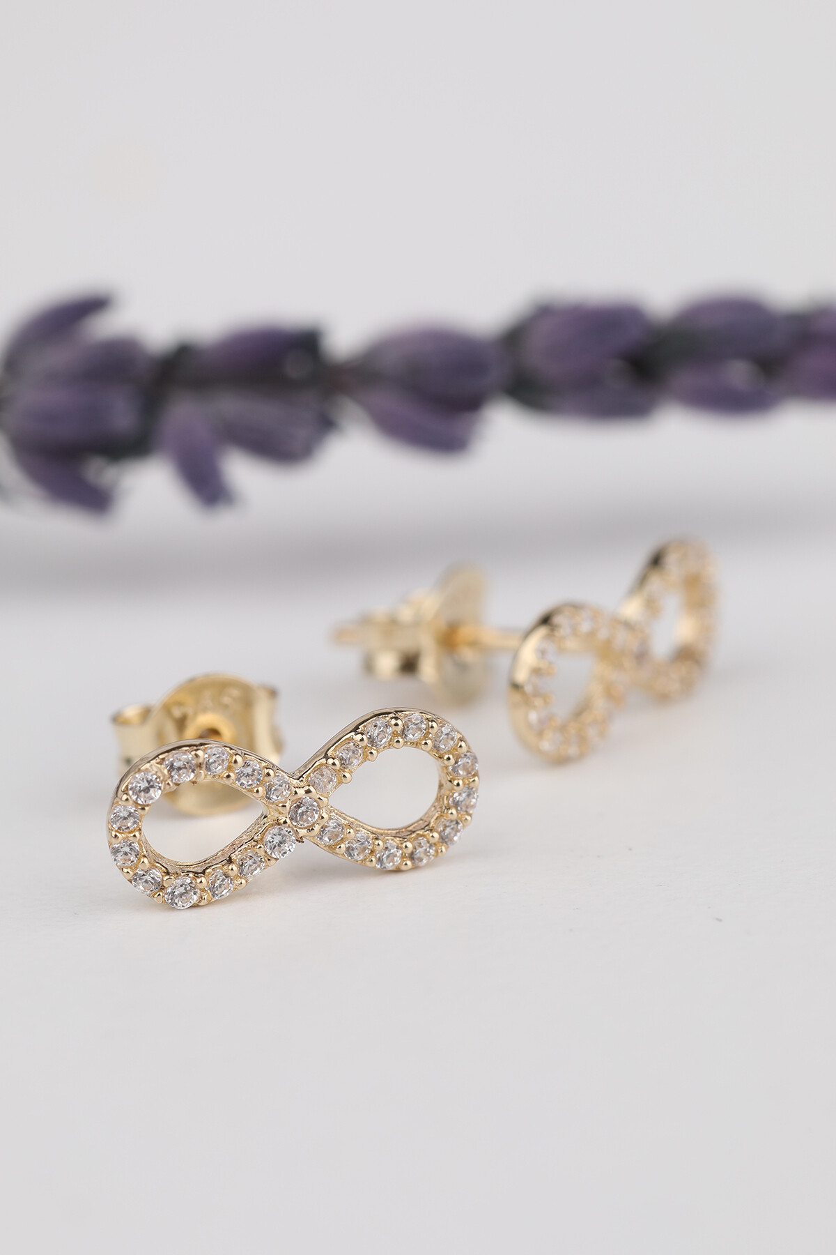 14 Ayar Altın Minimal Sonsuzluk Küpe