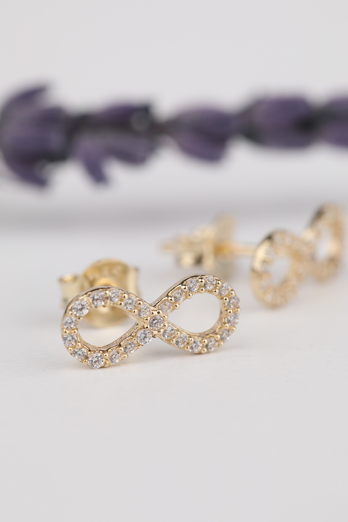 14 Ayar Altın Minimal Sonsuzluk Küpe