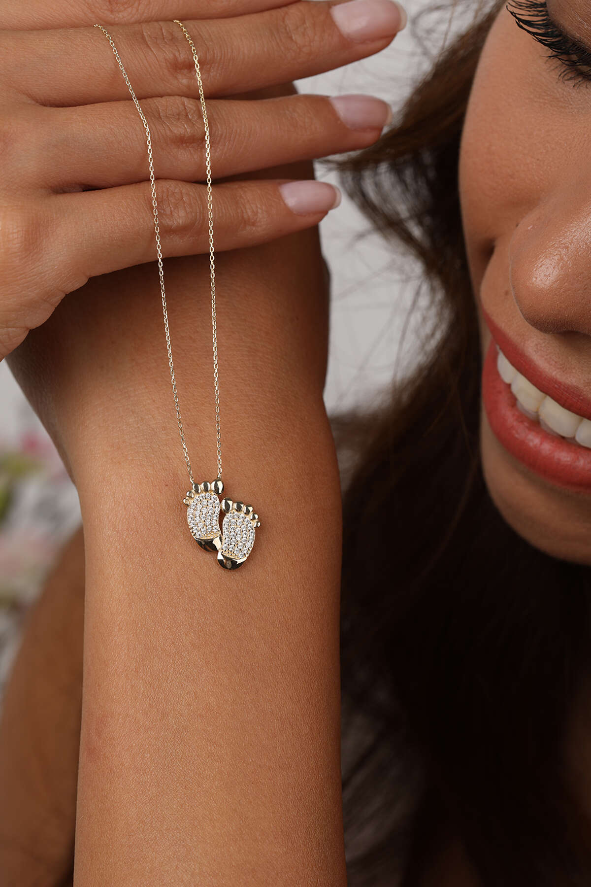 14 Ayar Altın Taşlı Bebek Ayak İzi Kolye