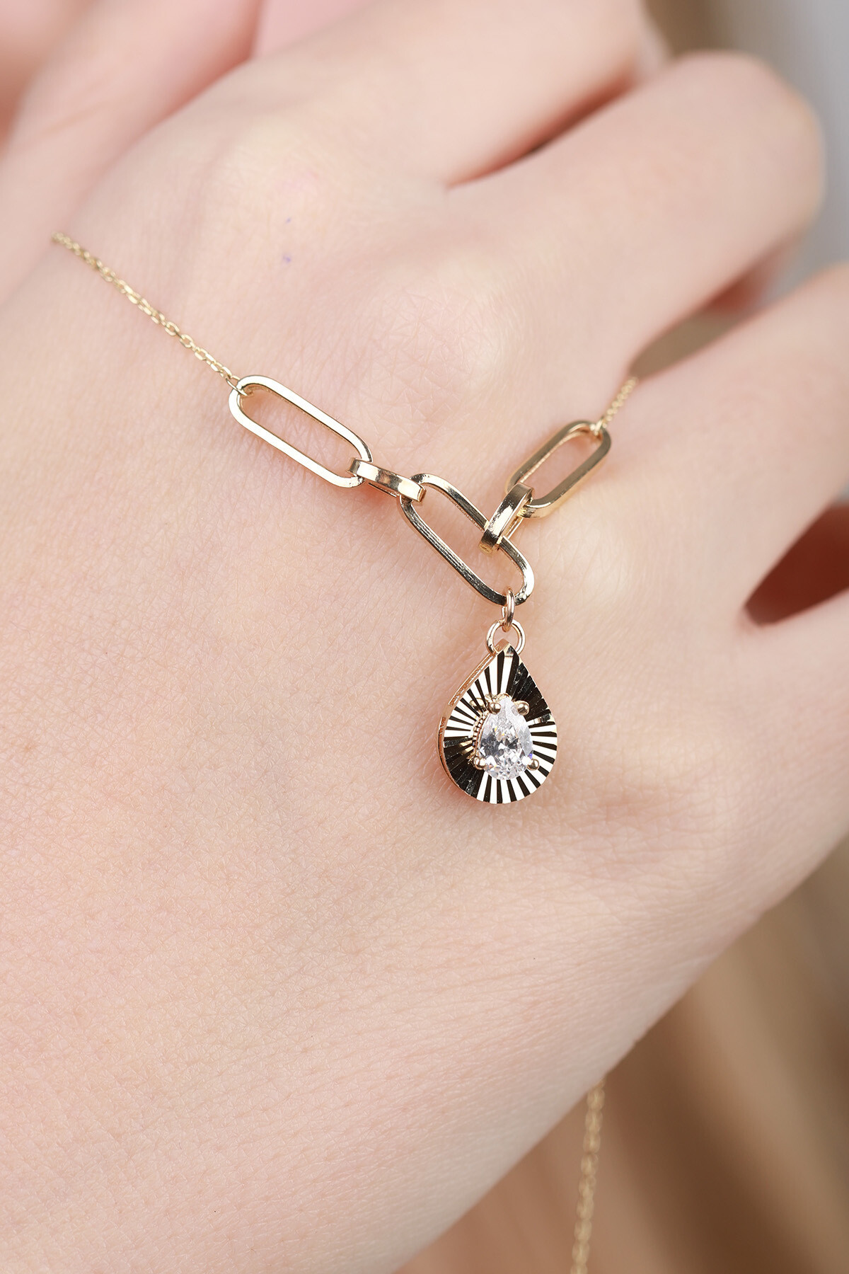 14 Ayar Altın Tektaş Kolye