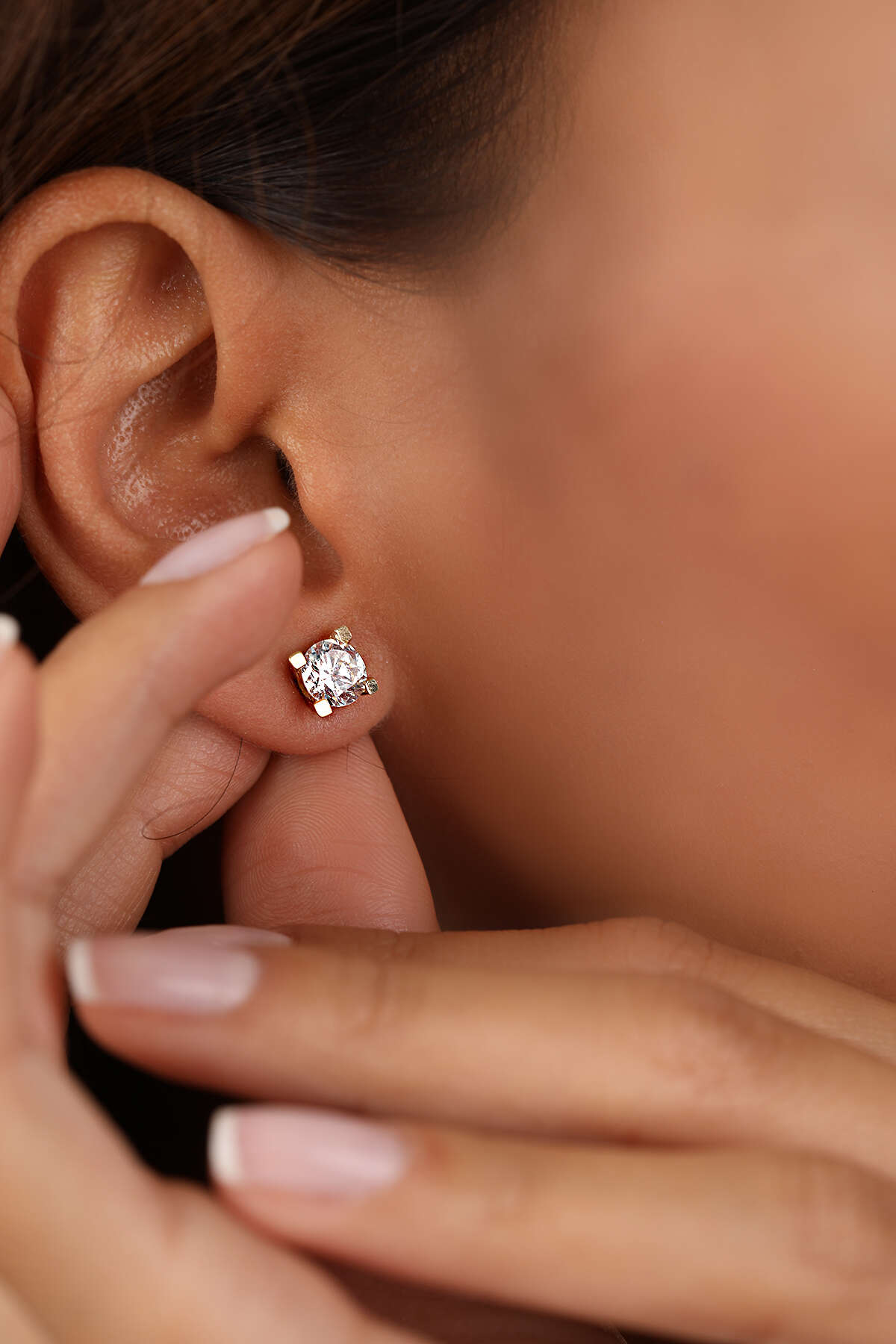 14 Ayar Altın Tektaş Küpe