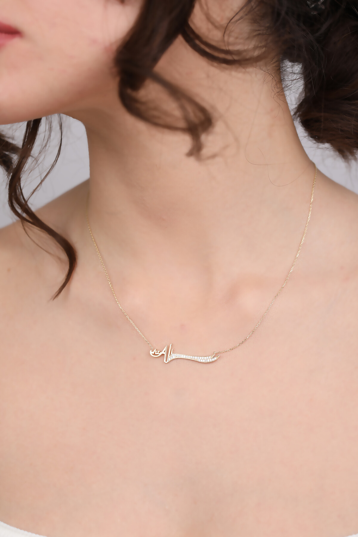 14 Ayar Altın Yarı Taşlı Hz. Ali Kılıç Kolye