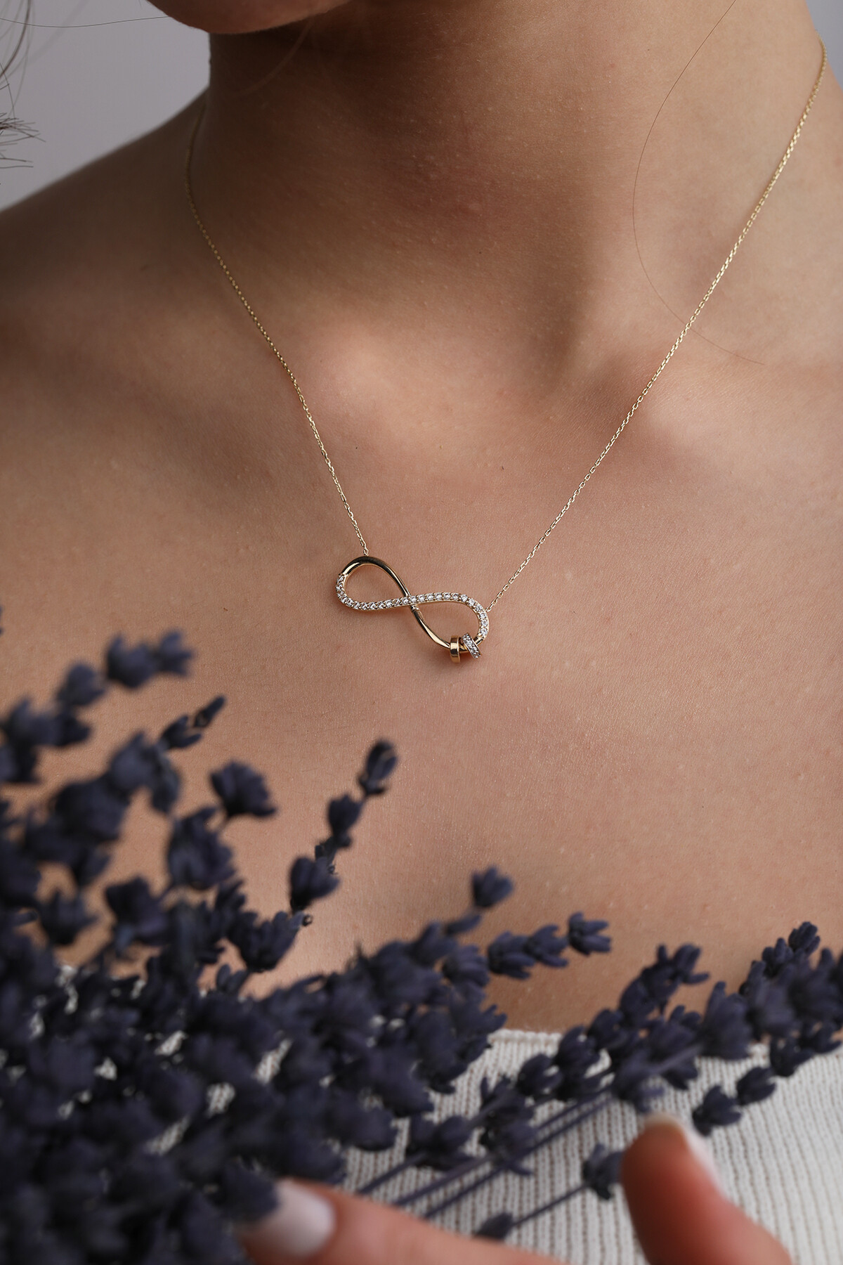 14 Ayar Altın Yarı Taşlı Sonsuzluk Kolye