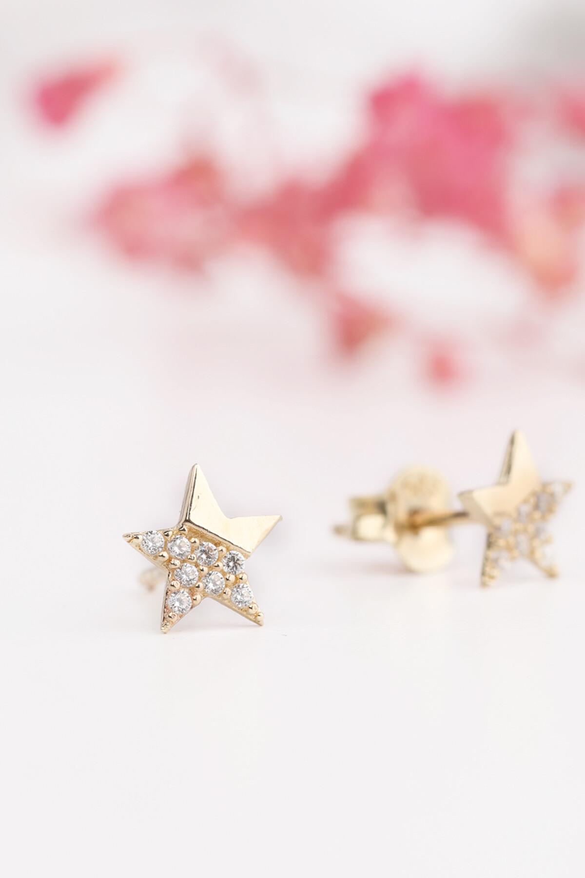 14 Ayar Altın Yıldız Küpe