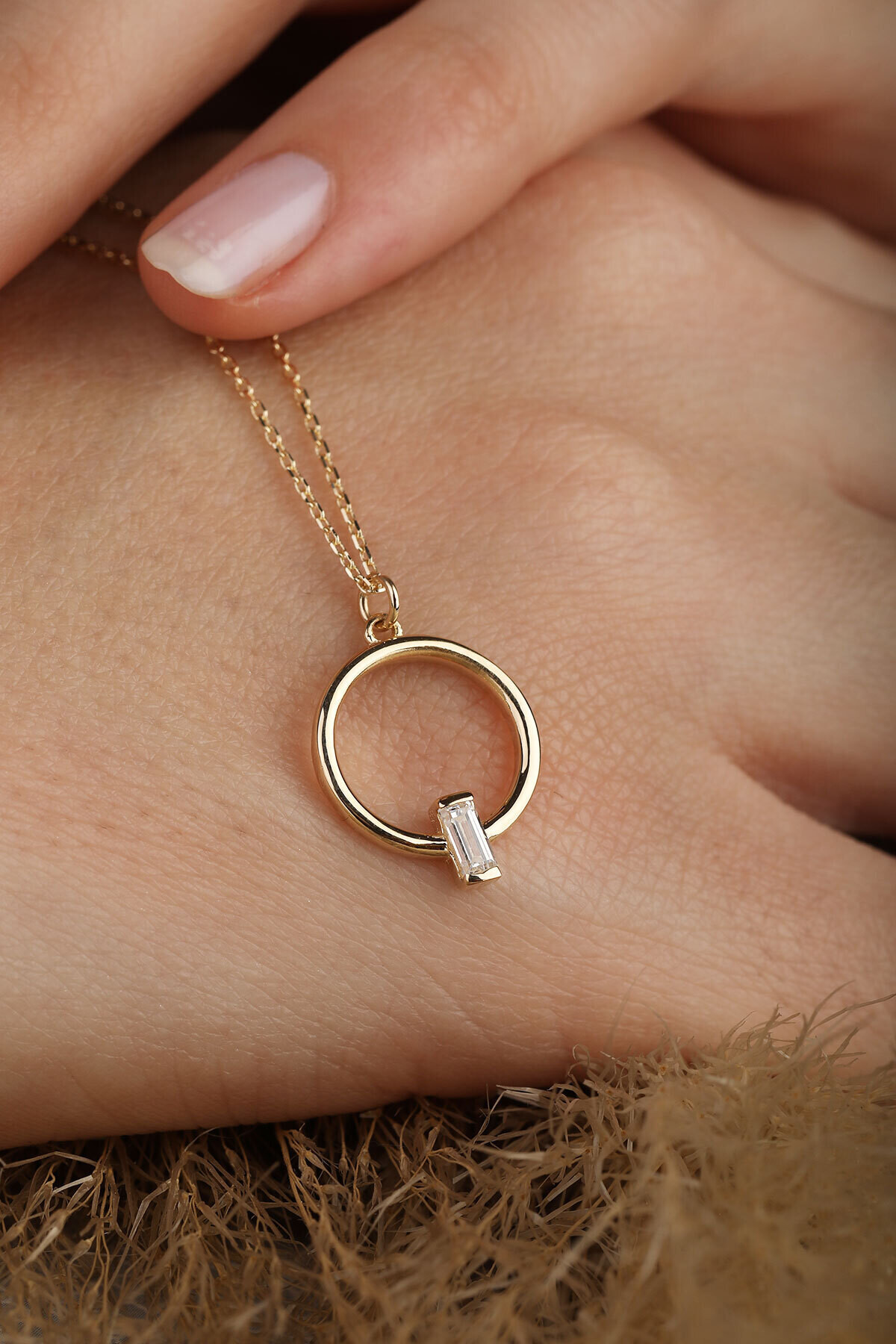 14 Ayar Altın Yuvarlak Taş Kolye