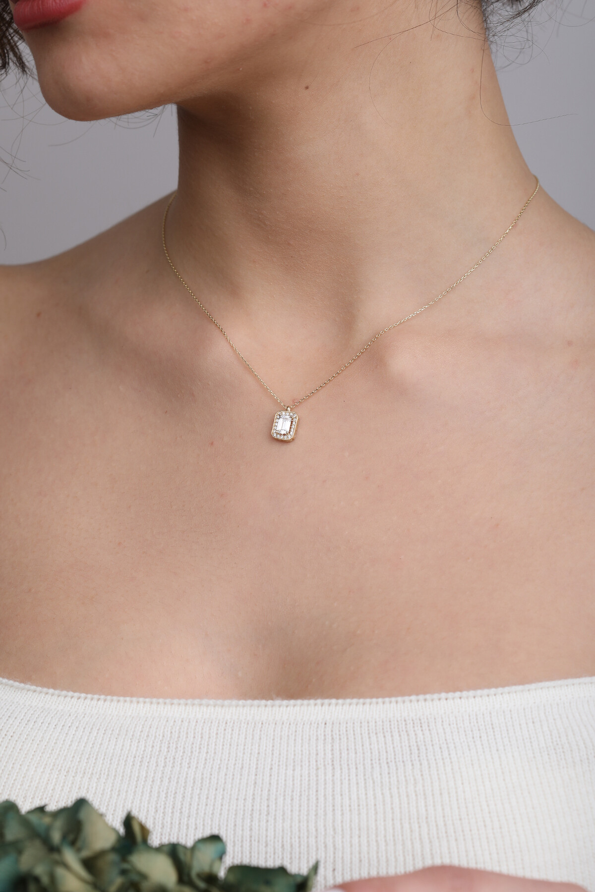 14 Ayar Altın Zirkon Taşlı Baget Kolye