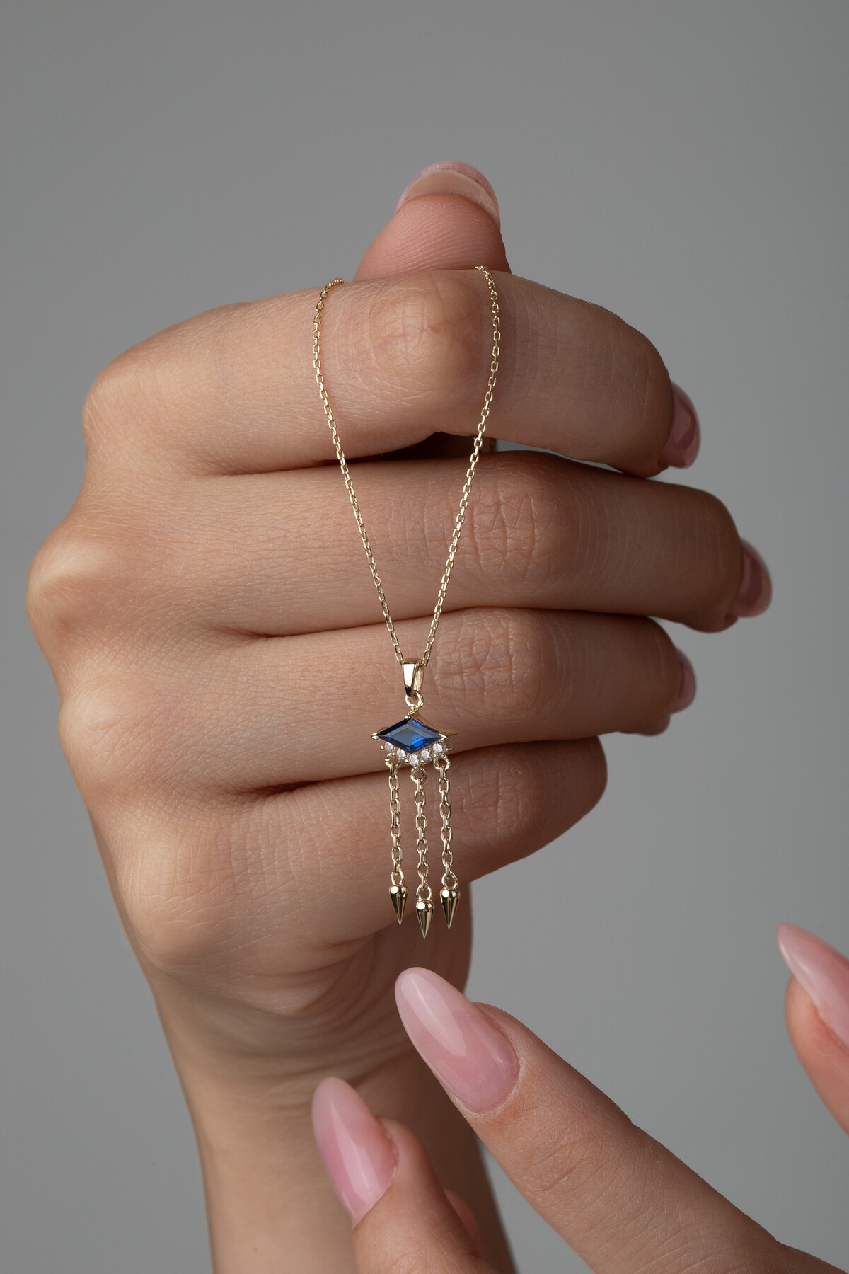 14 Ayar Altın Lacivert Taş Zincir Sallantılı Kolye