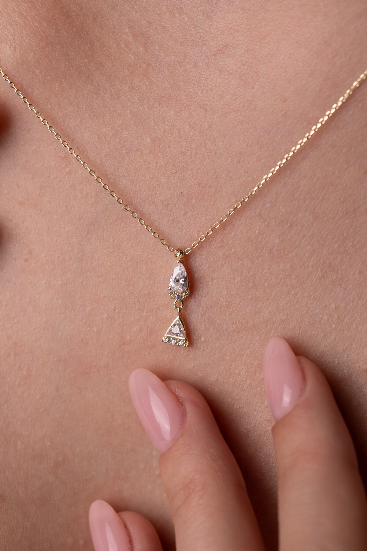 14 Ayar Altın Taşlı Balık Kolye