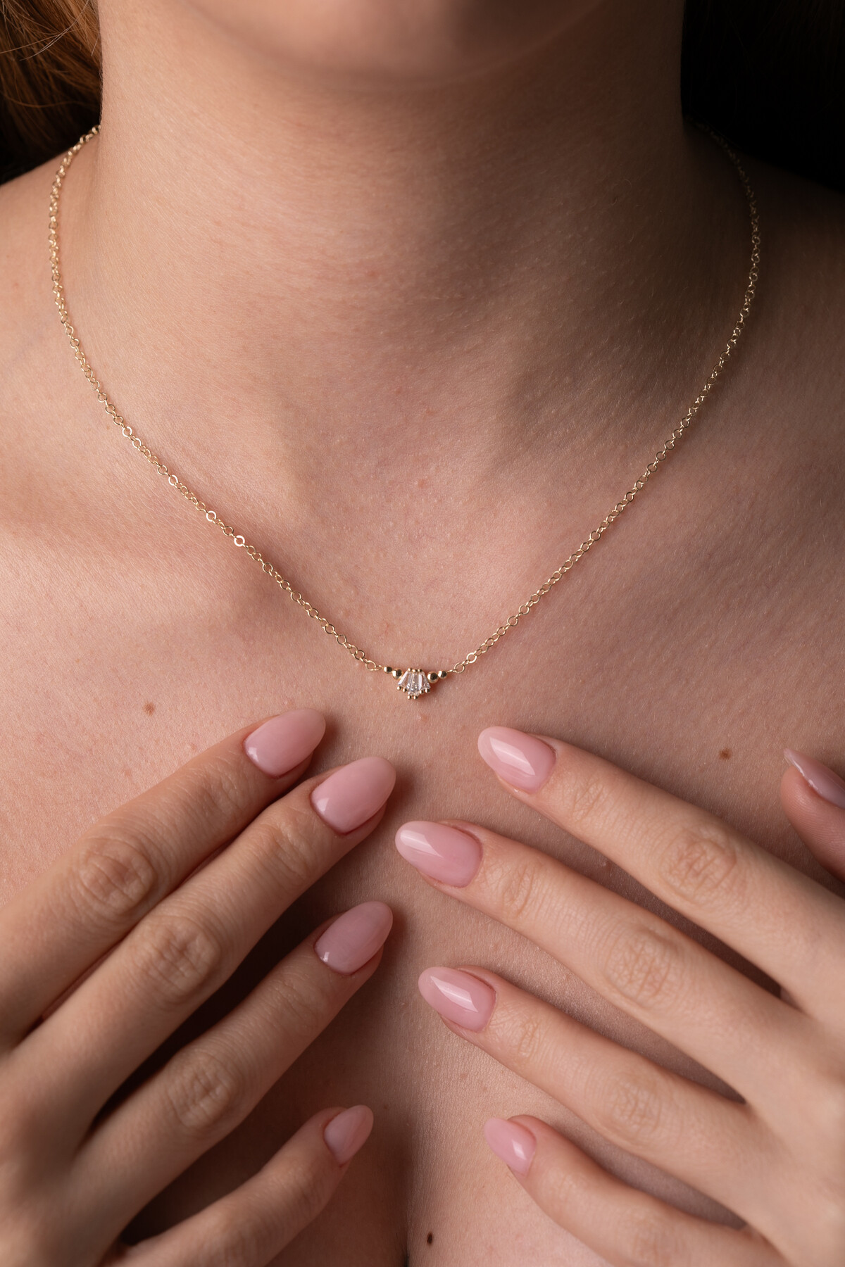 14 Ayar Altın Beyaz Taşlı Kolye