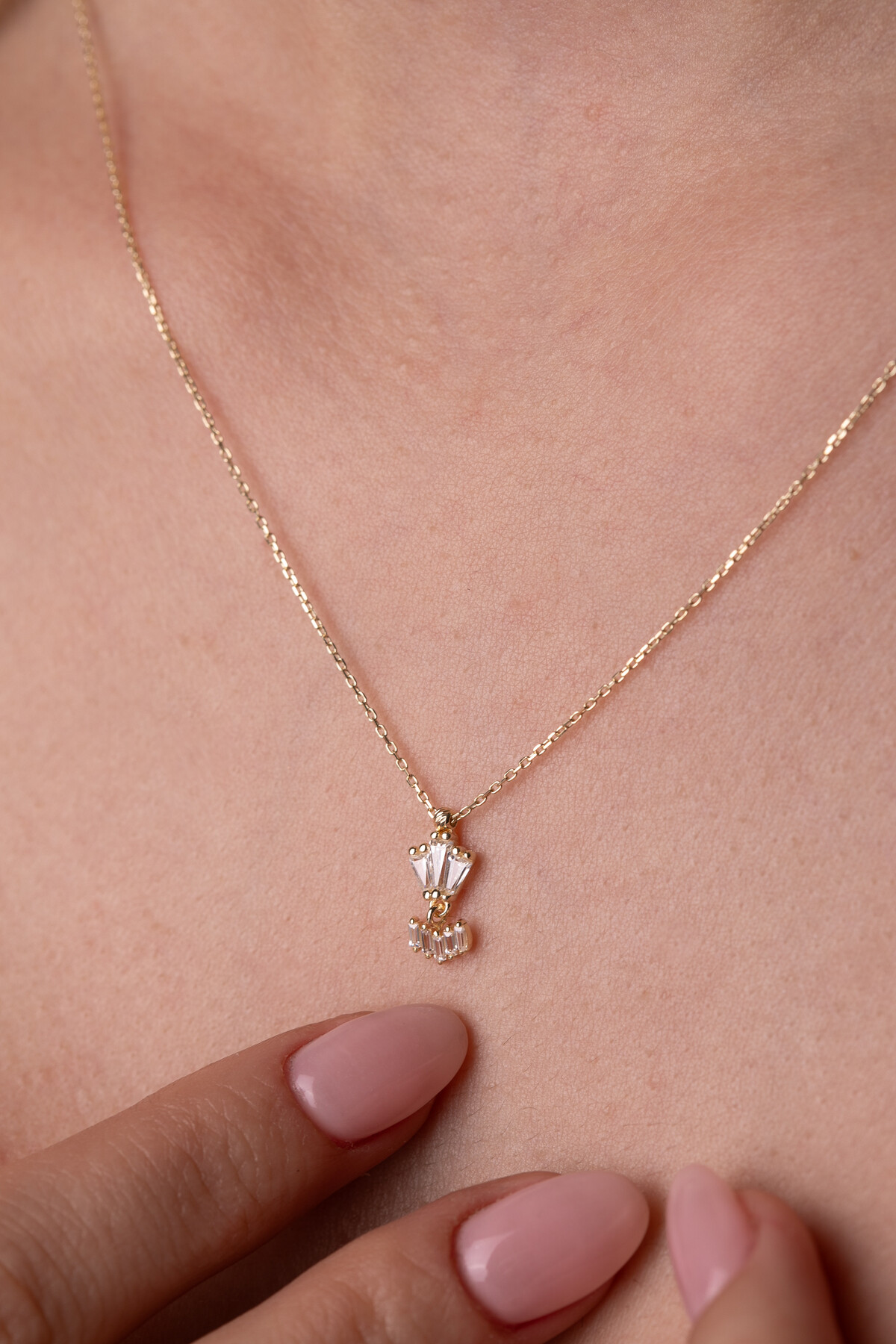 14 Ayar Altın Beyaz Taşlı Kolye