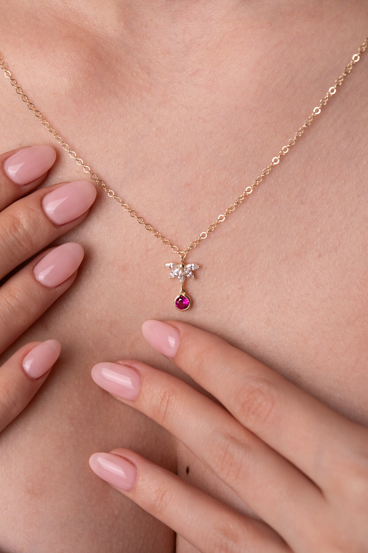 14 Ayar Altın Damla Sallantılı Kolye