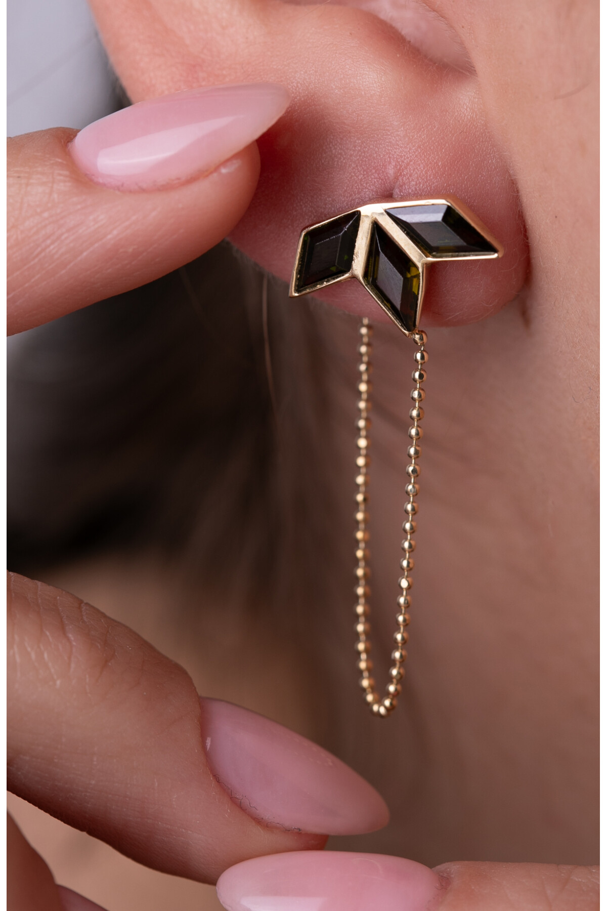 14 Ayar Altın Lotus Siyah Taş Küpe