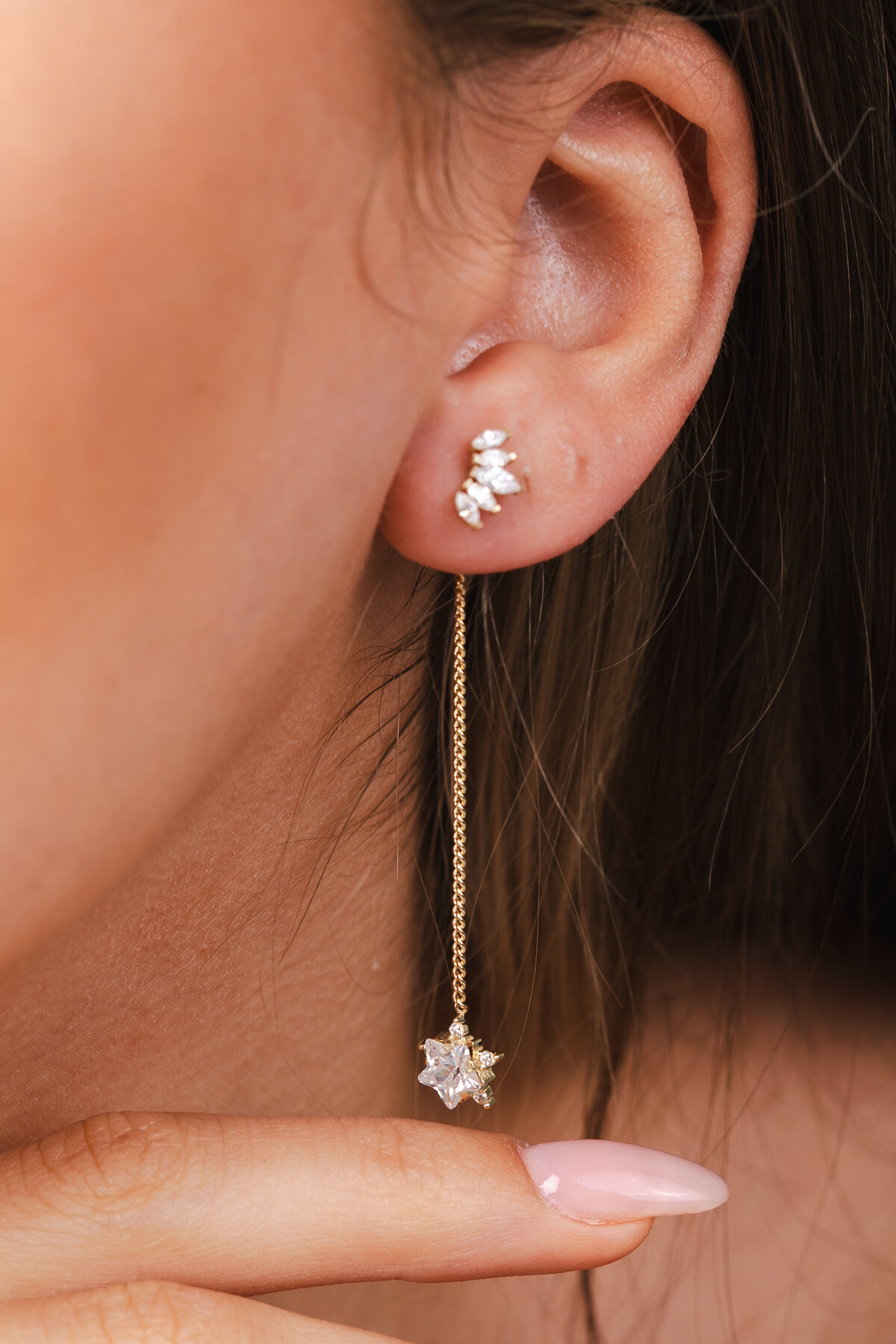 14 Ayar Altın Yıldız Sallantılı Küpe