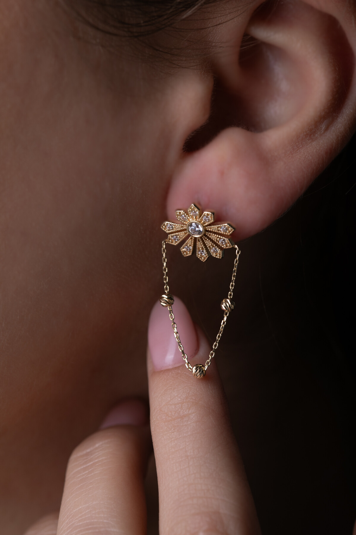 14 Ayar Altın Dorika Sallantılı Çiçek Küpe