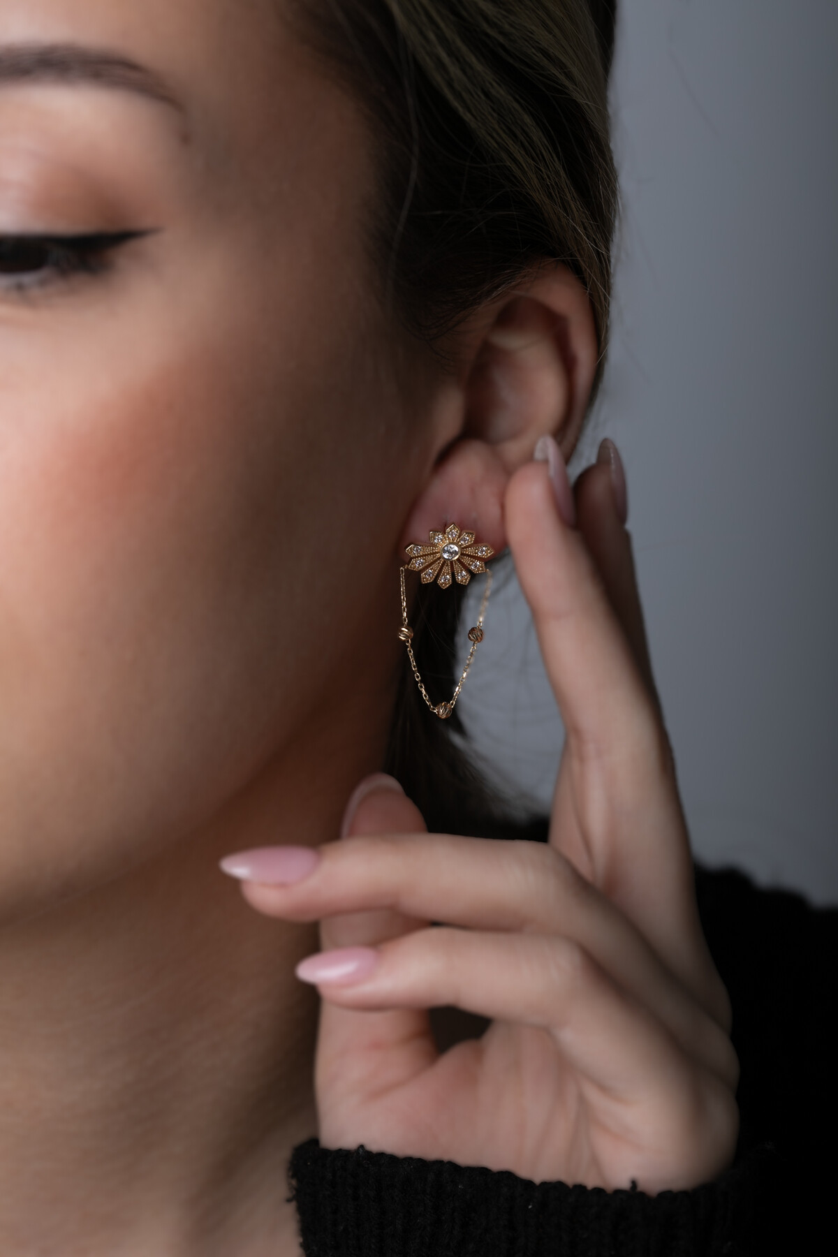 14 Ayar Altın Dorika Sallantılı Çiçek Küpe