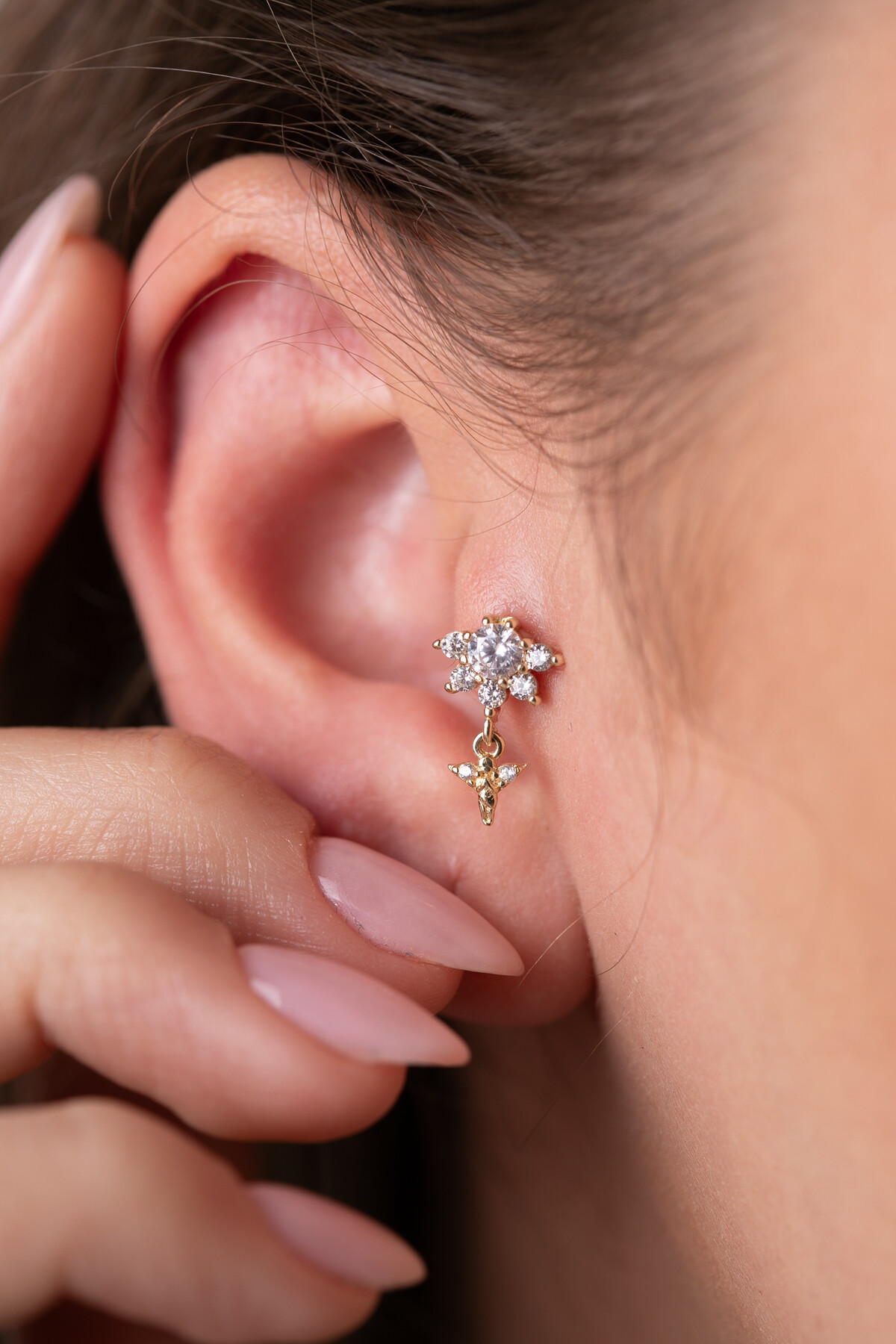 14 Ayar Altın Beyaz Taşlı Melek Küpe