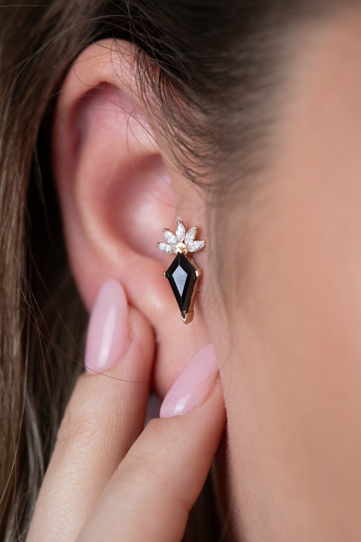 14 Ayar Altın Siyah Uçurtma Taş Küpe