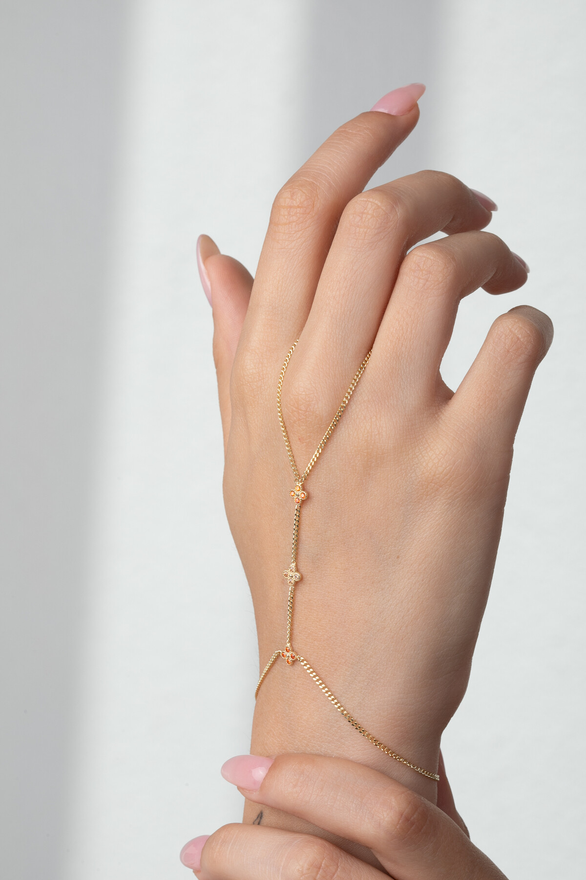 14 Ayar Altın Yonca Şahmeran