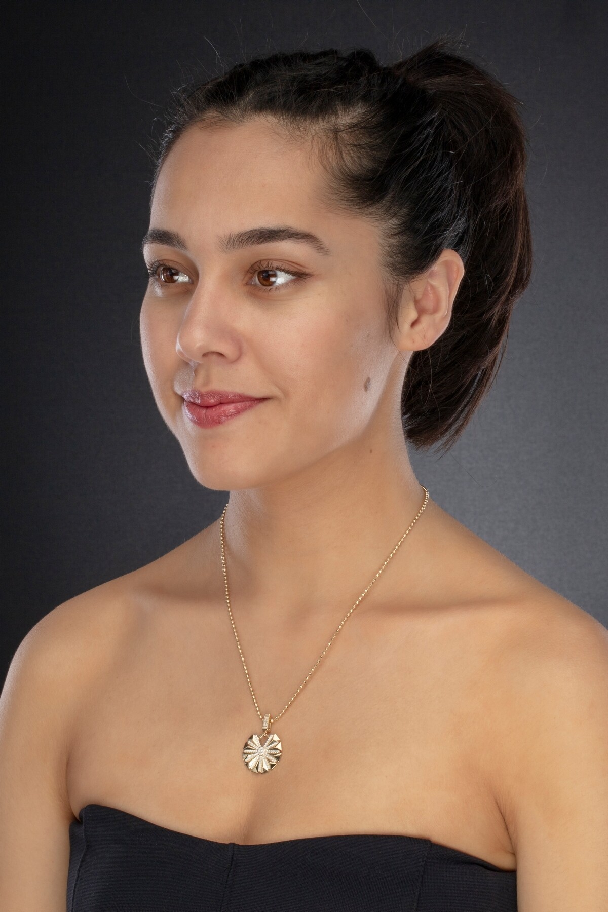 14 Ayar Altın Yuvarlak Taşlı Kolye Ucu