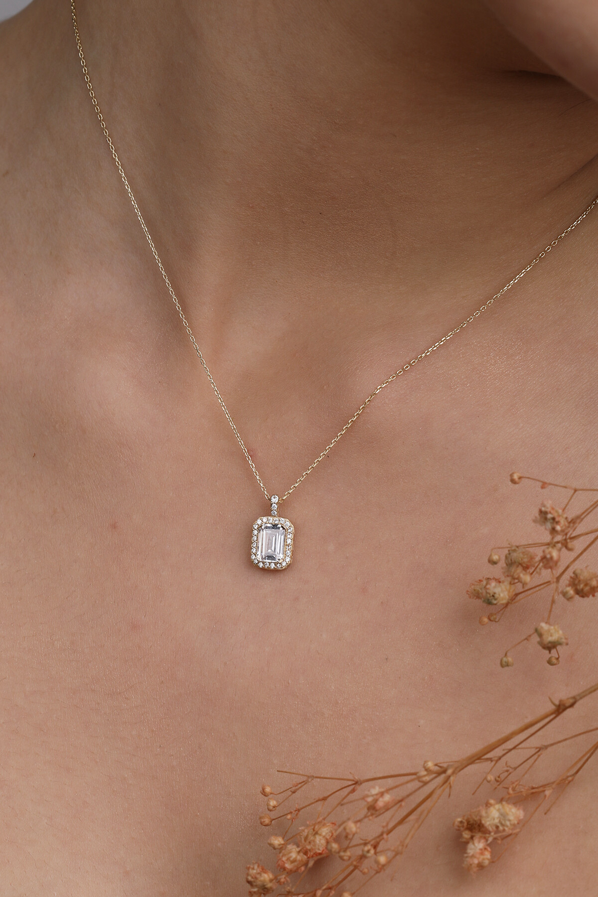 14 Ayar Altın Baget Kolye