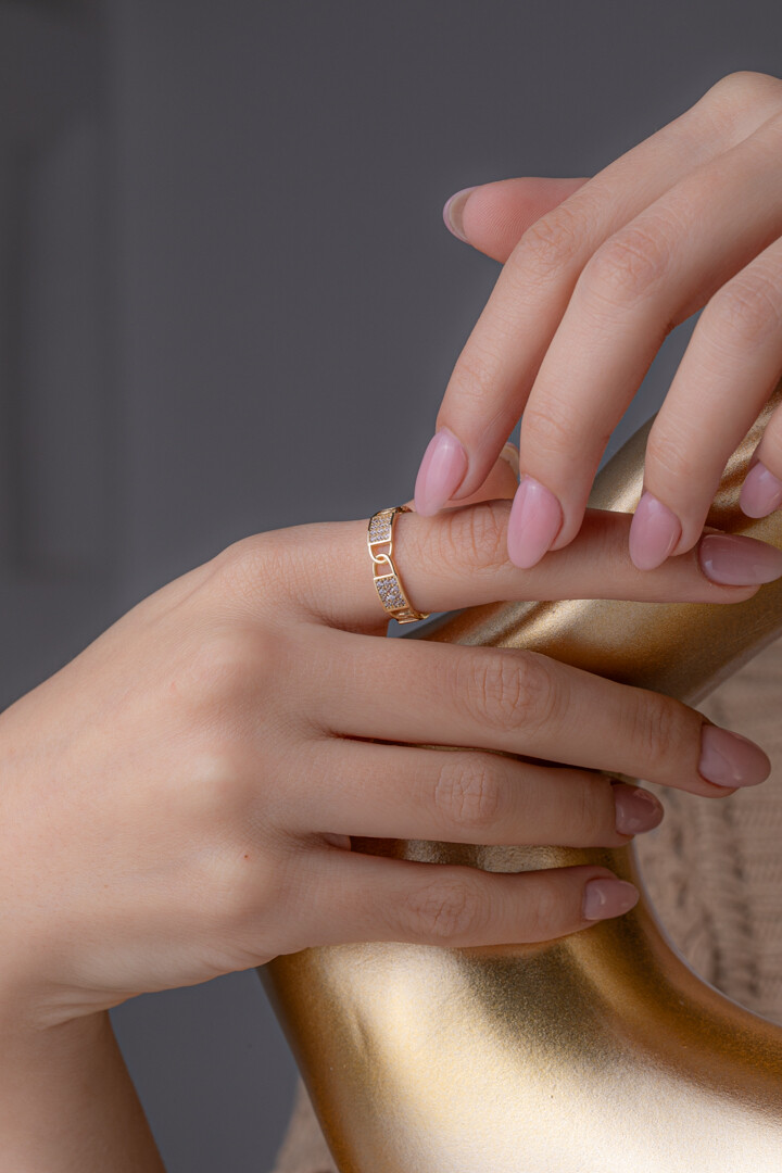 14 Ayar Altın Taşlı Tasarım Yüzük