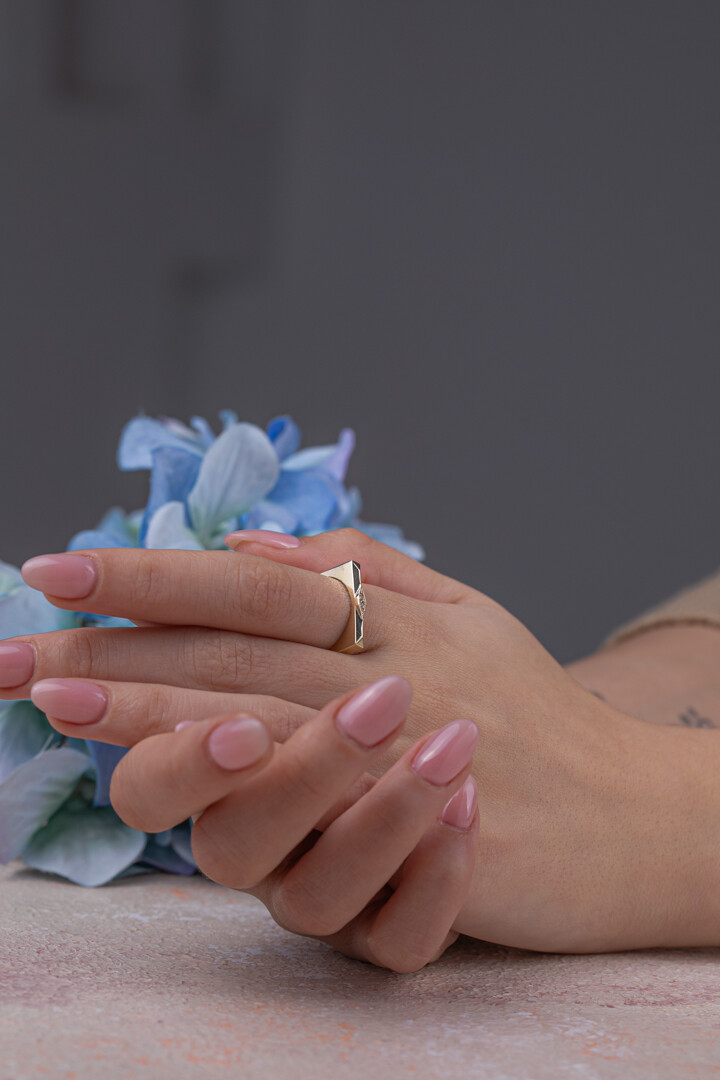 14 Ayar Altın Çİzgi Yüzük