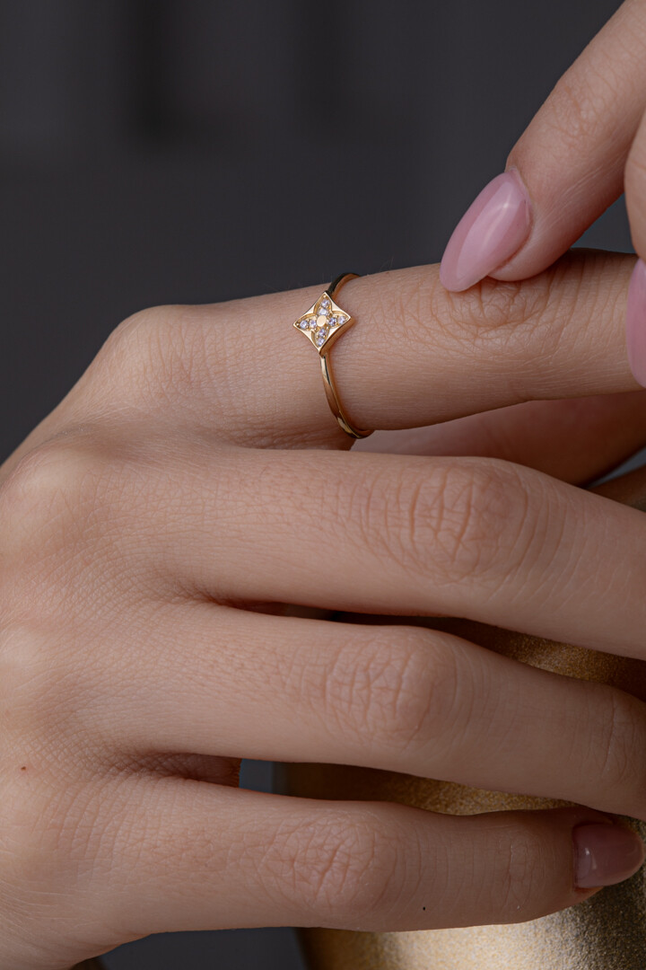 14 Ayar Altın Minimal Yüzük