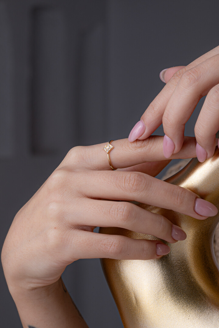 14 Ayar Altın Minimal Yüzük