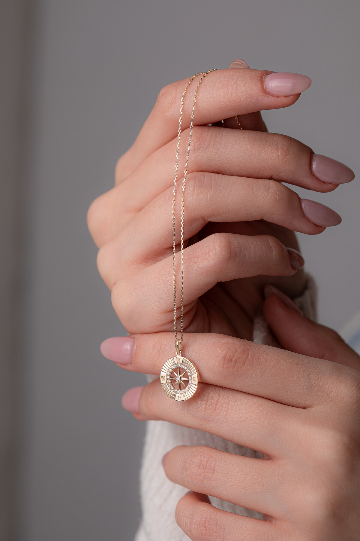 14 Ayar Altın Pusula Kolye