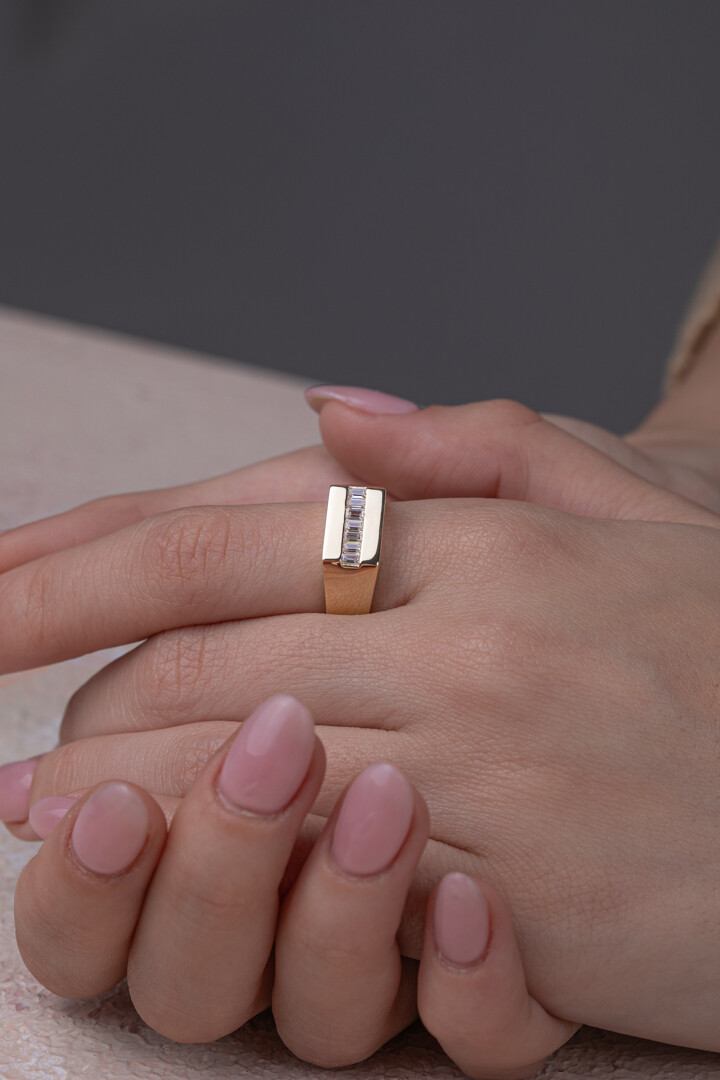 14 Ayar Altın Tasarım Taşlı Yüzük