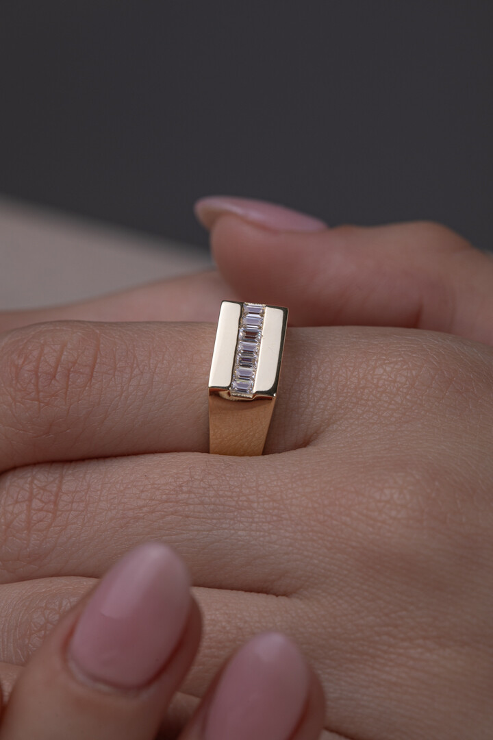 14 Ayar Altın Tasarım Taşlı Yüzük