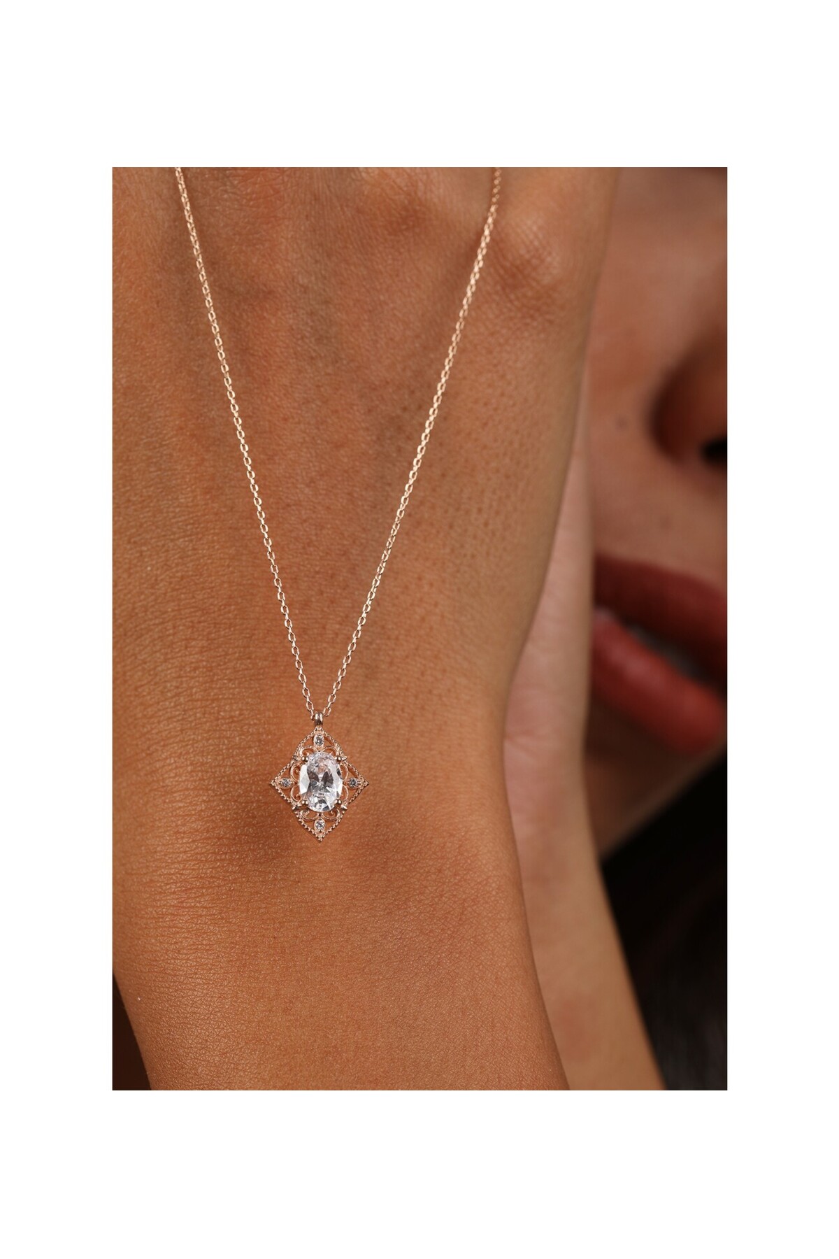 14 Ayar Altın Telkari Oval Taş Kolye