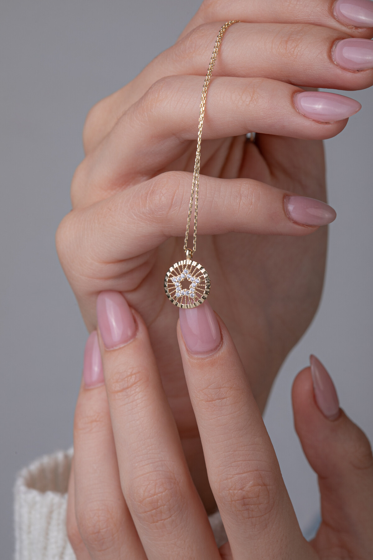 14 Ayar Altın Yıldız Kolye